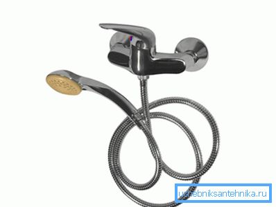 Model cu cameră de amestecare a apei în aer liber.