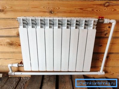 Instalarea unui dispozitiv de încălzire bimetalică într-o casă privată se poate face manual