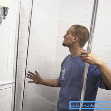 Instalarea ușilor din sticlă