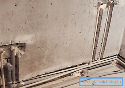 Instalarea conductelor în porți