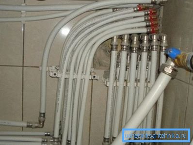 Instalarea încălzirii suburbane cu ajutorul conductelor metaloplastice