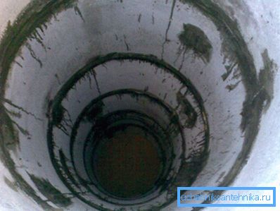 În fotografie - trunchiul inelelor din beton armat În fotografie - trunchiul inelelor din beton armat
