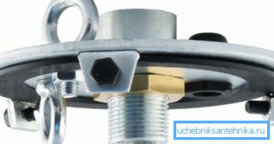 În fotografie - un vârf universal pentru fiecare puț de 159 - 133 de milimetri. În fotografie - un vârf universal pentru fiecare puț de 159 - 133 de milimetri.