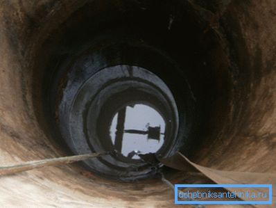 Pe mina de admisie fotovoltaică cu pompă submersă