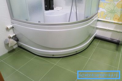În fotografie: cel mai adesea problemele apar exact în partea inferioară a cabinei, unde există multe îmbinări și părți în mișcare. În fotografie: cel mai adesea problemele apar exact în partea inferioară a cabinei, unde există multe îmbinări și părți în mișcare.
