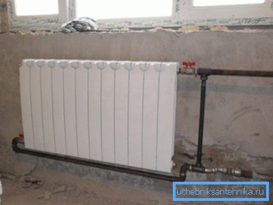 În fotografie - o metodă diagonală de conectare a radiatorului din 12 secțiuni.