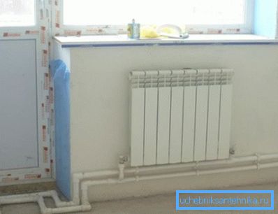 Fotografia prezintă în mod clar compensatorii în formă de U. Fotografia prezintă în mod clar compensatorii în formă de U.