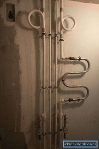 În articulațiile de expansiune foto pe inel.