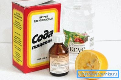 În fotografie - un set de ingrediente simple pentru prepararea unui detergent puternic