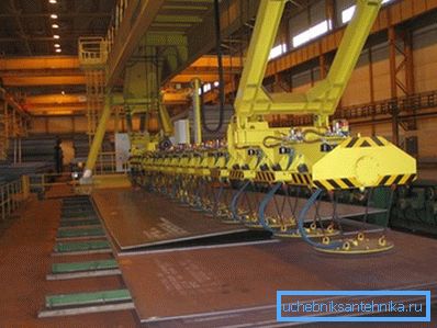 În fotografie - echipamente pentru producția de țevi În fotografie - echipamente pentru producția de țevi