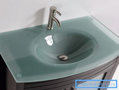 Fotografia prezintă modelul chiuvetei din sticlă călită mată.