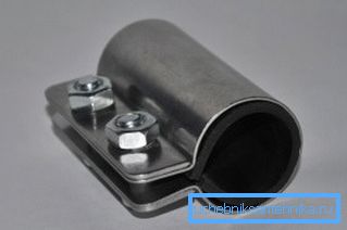 Fotografia prezintă clemă de reparare Fotografia prezintă clemă de reparare