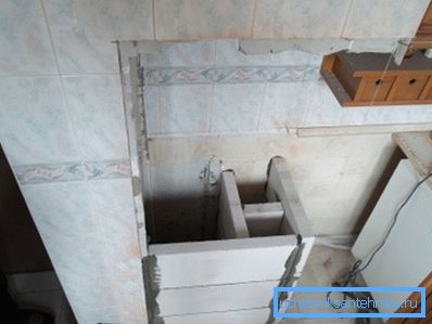 Fotografia prezintă separarea spațiului interior al canalului de ventilație Fotografia prezintă separarea spațiului interior al canalului de ventilație