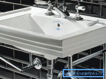 În fotografie: toate modelele de elită ale instalațiilor sanitare trebuie să fie echipate cu un preaplin În fotografie: toate modelele de elită ale instalațiilor sanitare trebuie să fie echipate cu un preaplin