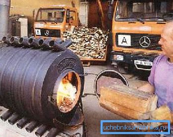 În combustibilul de încărcare foto în camera de ardere