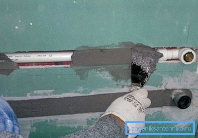 În fotografie, așezarea țevilor în construcția de plăci de ghips