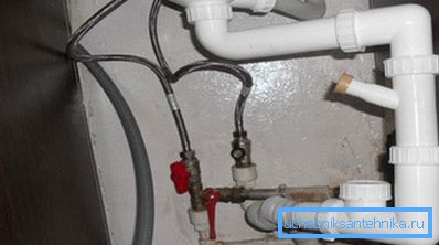 În supapele de închidere foto permiteți instalarea fără a închide întregul sistem de alimentare cu apă.