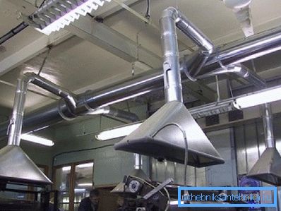 În unele industrii, prezența unor astfel de instalații este o cerință de siguranță sau de protecție a muncii.
