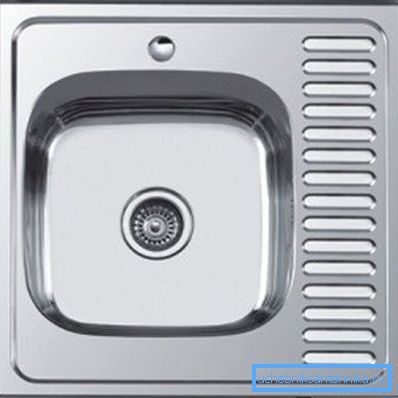 Amplasat pe chiuveta dintr-un oțel inoxidabil 60 cu 60 de centimetri