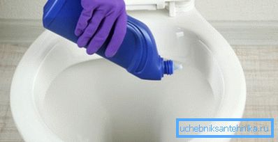 Aplicați compoziția pe suprafața interioară