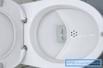 Design neobișnuit în care sunt inversate scurgerea și raftul Design neobișnuit în care sunt inversate scurgerea și raftul