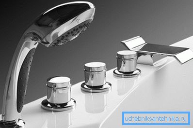 Know-how ergonomie - o baie cu un robinet la bord