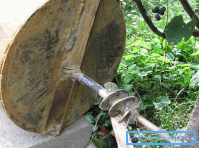 Cuțitele și vârful de ghidare sunt părți importante ale dispozitivului