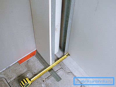 Trebuie să controlați cu atenție perpendicularitatea pereților cutiei Trebuie să controlați cu atenție perpendicularitatea pereților cutiei