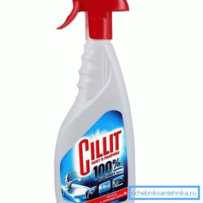 Cu privire la modul de curățare a cabinei de duș de calcar, veți fi sfătuiți în orice magazin de produse chimice de uz casnic
