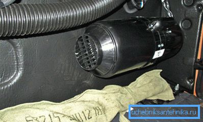 Încălzitor instalat în interiorul mașinii