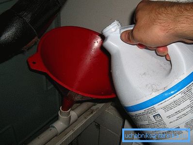 Când curățați conductele, trebuie să aveți grijă de propria siguranță. Când curățați conductele, trebuie să aveți grijă de propria siguranță.