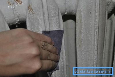 Vopsirea radiatoarelor din fontă necesită o etapă pregătitoare, produsul trebuie să fie 