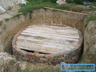 Cofraje pentru turnarea plăcilor din beton armat