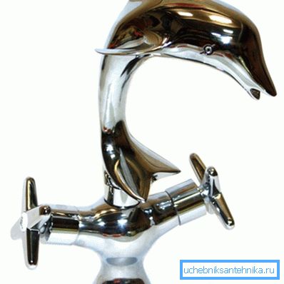 Designul original cu un delfin.