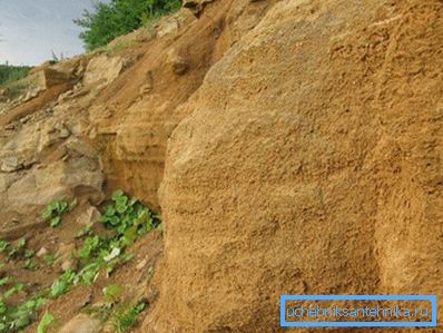 Pietrele sedimentare sunt ușor erodate de apele subterane. Suprafața sedimentului este inevitabilă stâncile sedimentare sunt ușor erodate de apele subterane. Suprafața sedimentului este inevitabilă