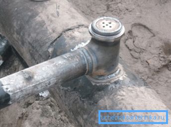 Punerea în aplicare a legăturii cu linia comună de apă metalică