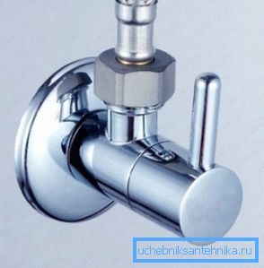 Pârghia de închidere a levierului este utilizată în sistemele de duș igienice, combinate cu un mixer pentru chiuvetă.