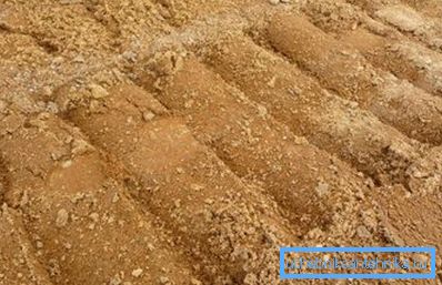 Nisipul de nisip este ideal pentru construirea unui filtru bine.