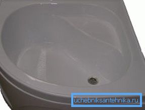 Sistemele din plastic pot avea și o culoare diferită, care nu se schimbă în timpul funcționării sau deteriorării mecanice, deoarece vopseaua este adăugată materialului înainte de turnare. Sistemele din plastic pot avea și o culoare diferită, care nu se schimbă în timpul funcționării sau deteriorării mecanice, deoarece vopseaua este adăugată materialului înainte de turnare.