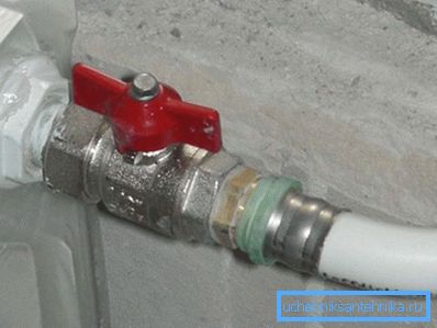 Conectați-vă la radiator. Conectați-vă la radiator.