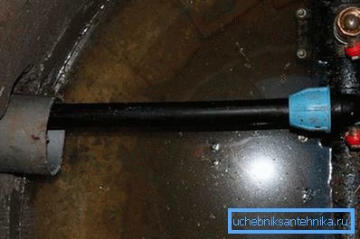 Conectarea țevii HDPE la o țeavă de metal utilizând o cuplă