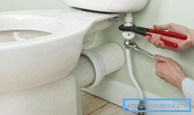 Conectarea toaletei cu o îndemânare adecvată se poate face cu mâinile tale Conectarea toaletei cu o îndemânare adecvată se poate face cu mâinile tale