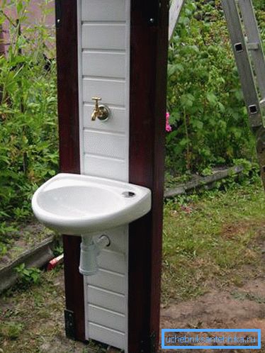 Chiuveta de ceramică suspendată pentru chiuvetă de vară