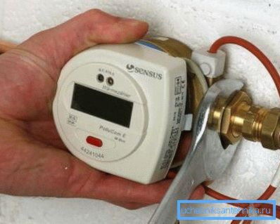 Verificarea echipamentului este efectuată de către autoritățile competente, pentru conduita sa, contorul trebuie să fie înlăturat și furnizat filialei locale Rostest sau altei organizații