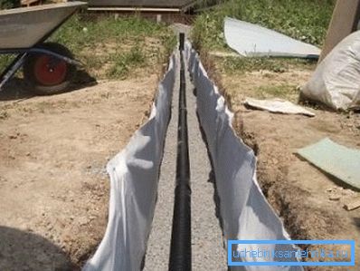 În cazul în care este superficial de stabilire este foarte important să se facă o masivă și uniformă cu pietriș sau pietriș. În cazul în care este superficial de stabilire este foarte important să se facă o masivă și uniformă cu pietriș sau pietriș.