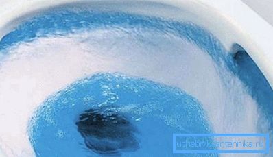 Cu o turbulenta buna, apa spala chiar si cele mai inaccesibile locuri.