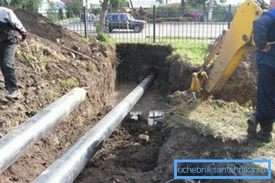 Atunci când puneți țeavă sub drum vor ajuta echipamente speciale