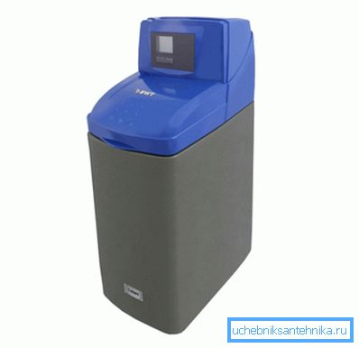Un dispozitiv pentru prepararea apei înainte de turnarea în sistemul de încălzire