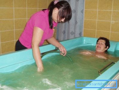 Primirea procedurilor de apă cu duș de masaj subacvatic