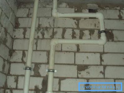 Un exemplu de utilizare a elementului în formă de U Un exemplu de utilizare a elementului în formă de U
